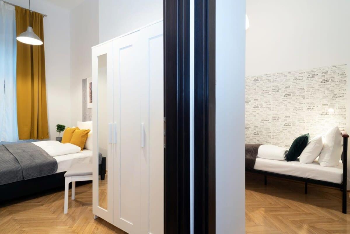 Ultra Central Large Stylish Apartment Budapest Exterior foto