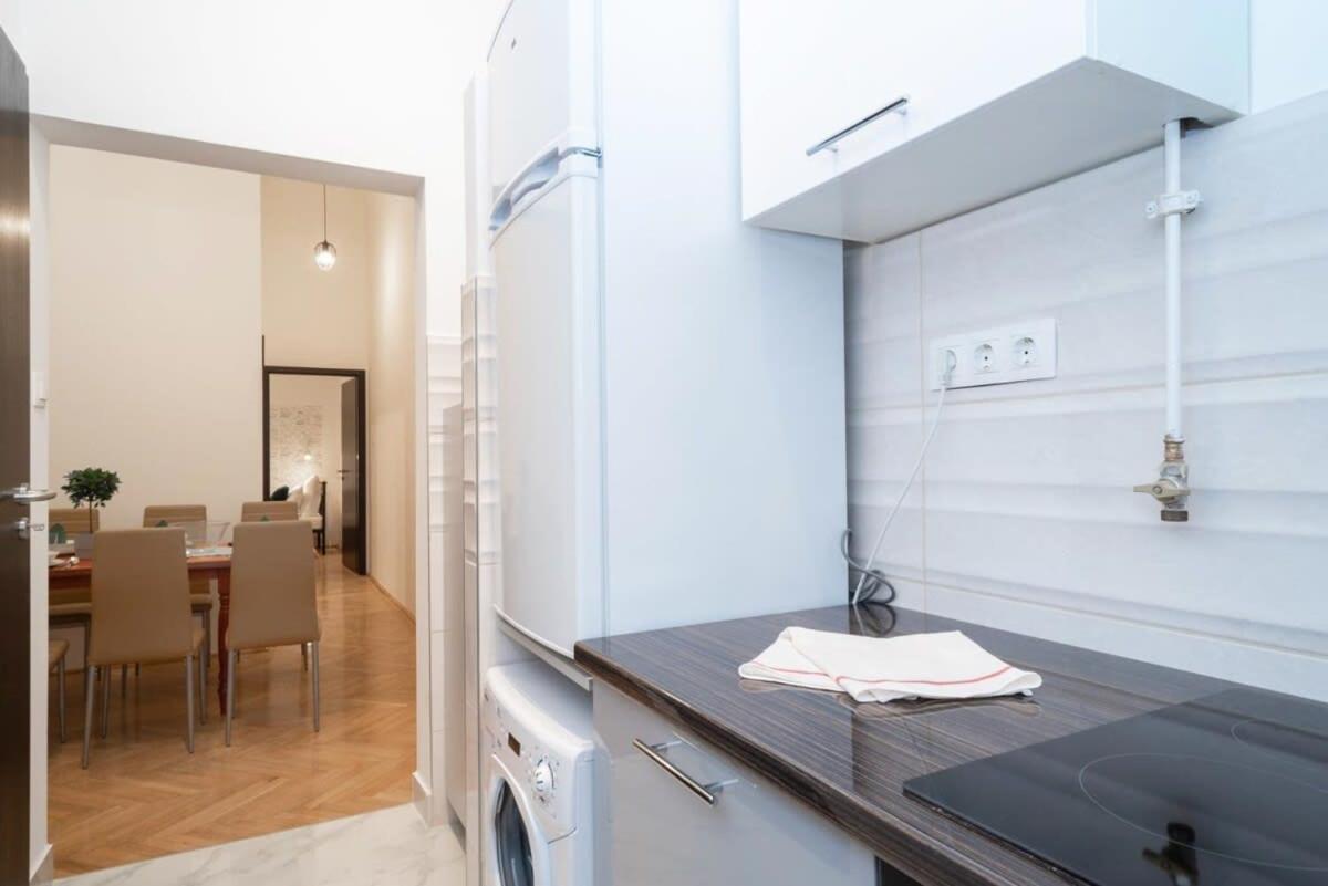 Ultra Central Large Stylish Apartment Budapest Exterior foto